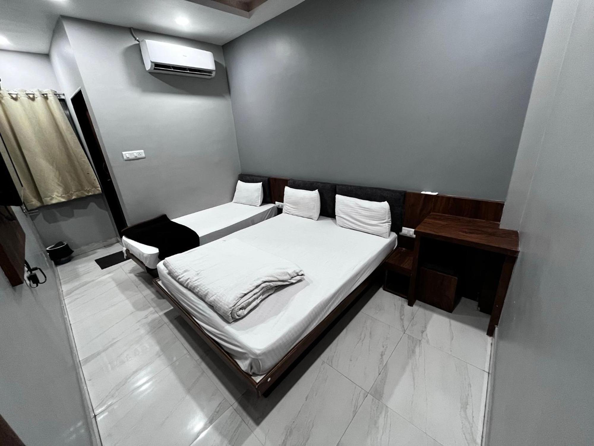 Hotel Shankar Ujjain Zewnętrze zdjęcie