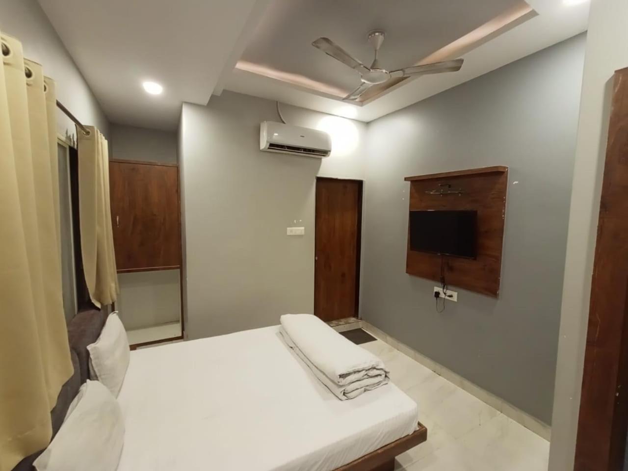 Hotel Shankar Ujjain Zewnętrze zdjęcie