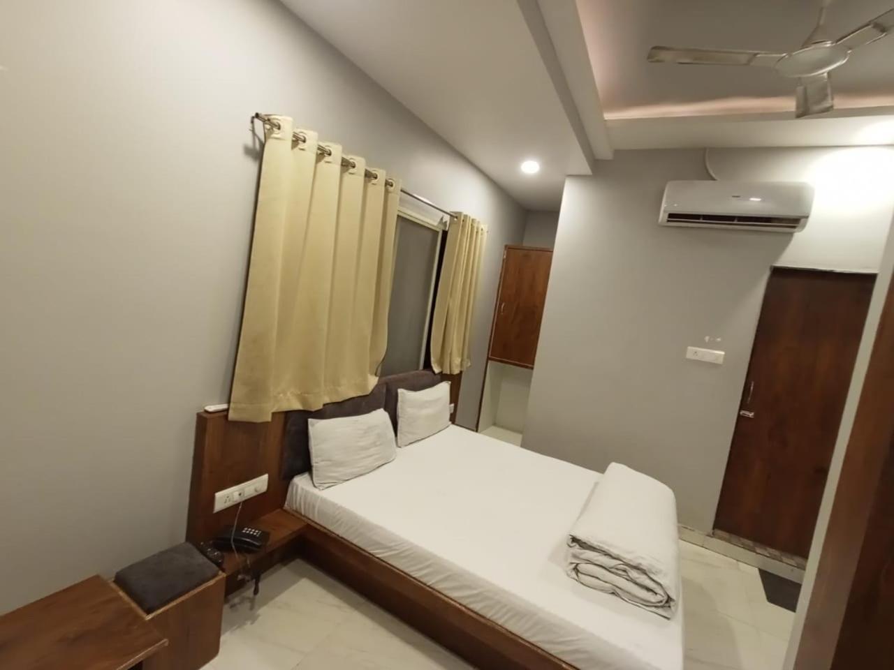 Hotel Shankar Ujjain Zewnętrze zdjęcie